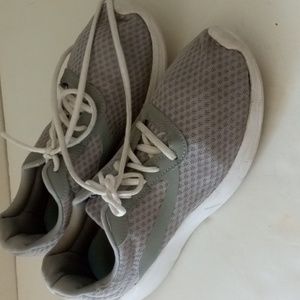 men's Air works Athletic Shoes Gray Size 9 1/2